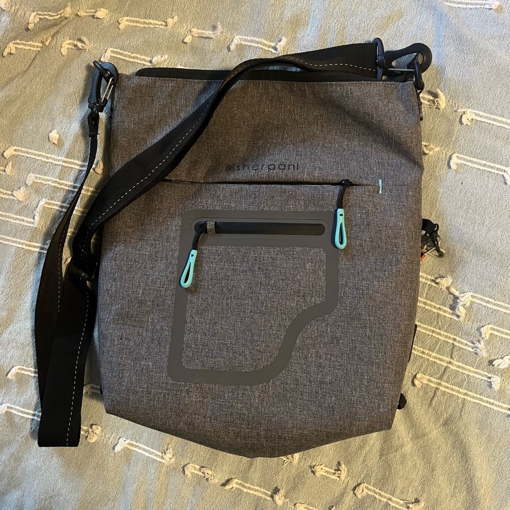 Sherpani Gray Cabo Convertible Crossbody Bag